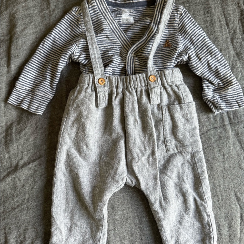‘Grandpa’ style Overalls and sweater 3-6mo - perfect Halloween costume